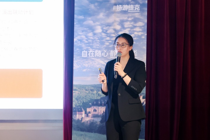 C:\Users\GK Šanghaj\Downloads\12Roadshow-presentation.JPG