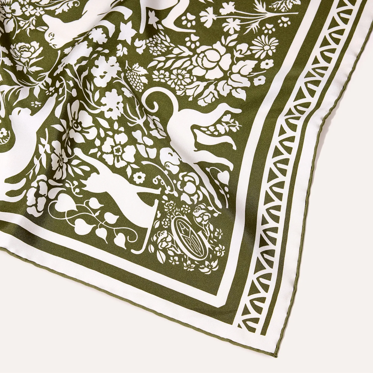 Goyard+卡其绿+爱宠嬉游丝巾++(2).png